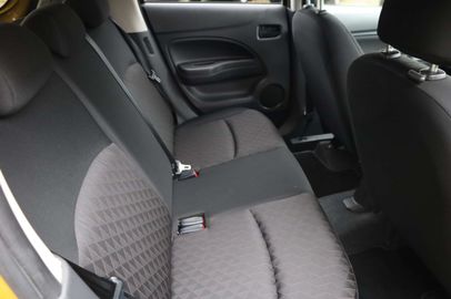 Car image 37