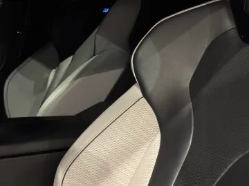 Car image 38