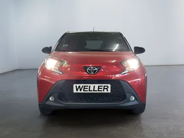 Car image 3