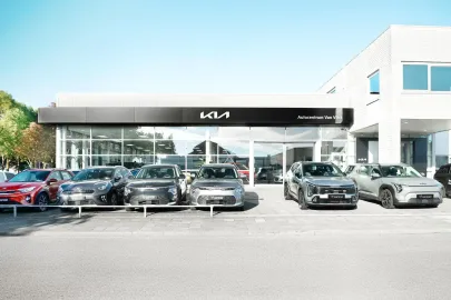 Car image 23