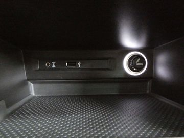 Car image 30