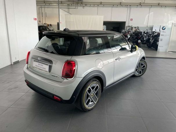 Mini Cooper SE M 135 kW image number 8