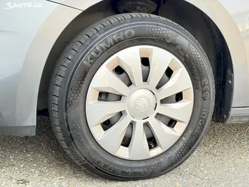 Car image 35