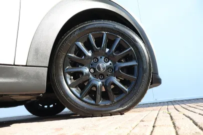 Car image 47