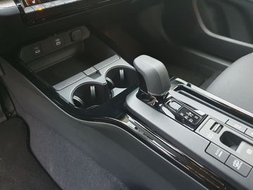 Car image 10