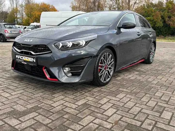 Car image 30