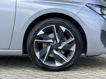 Car image 35