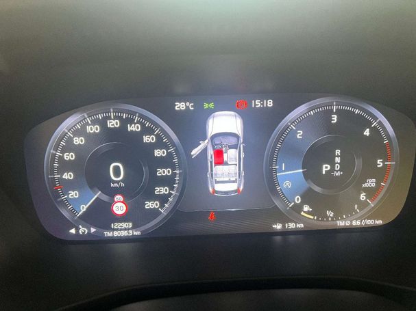 Volvo XC40 D3 AWD Geartronic Momentum 110 kW image number 13