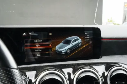 Car image 35