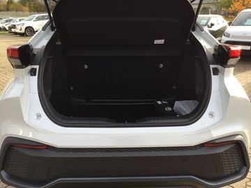 Car image 13