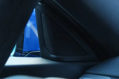Car image 49