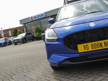 Car image 26