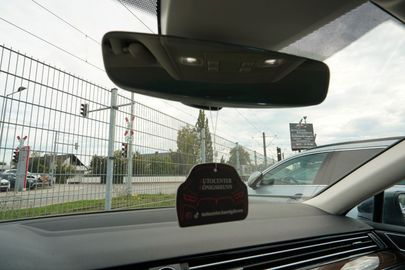 Car image 33