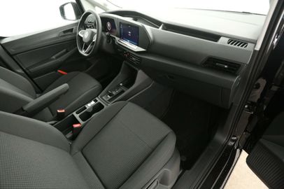 Car image 26