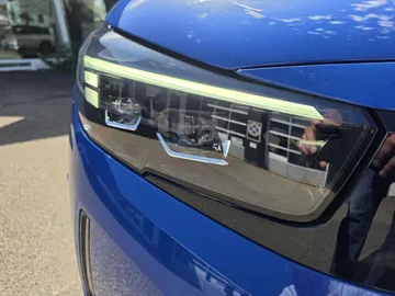 Car image 29