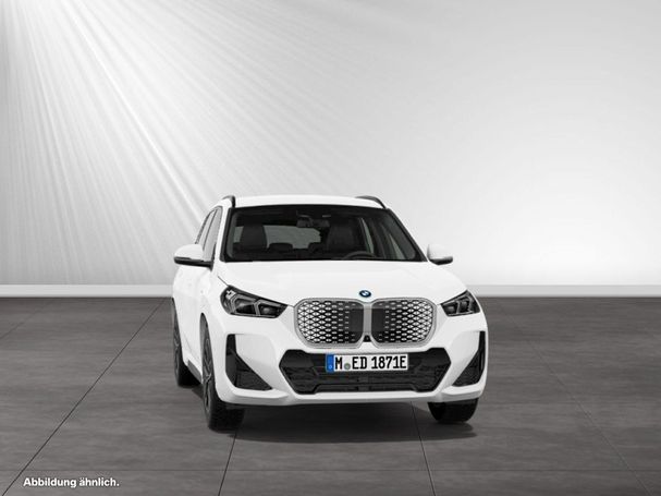 BMW iX1 eDrive20 150 kW image number 10