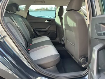 Car image 32