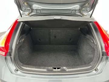Car image 40