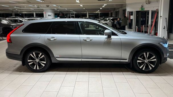 Volvo V90 Cross Country D4 AWD Momentum 140 kW image number 9