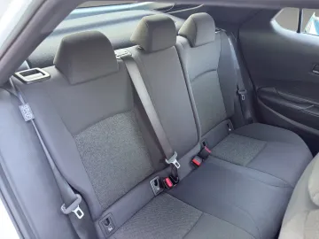 Car image 23