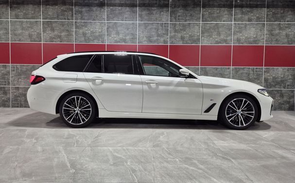 BMW 540d Touring M Sport xDrive 250 kW image number 18