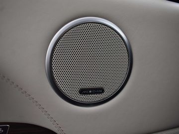 Car image 37