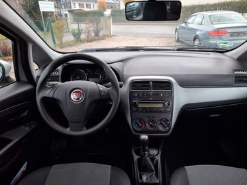 Car image 15