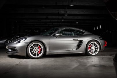 Car image 2
