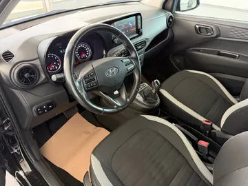 Car image 21