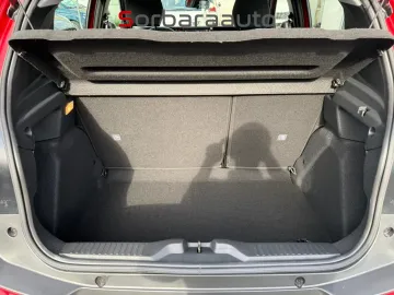 Car image 25