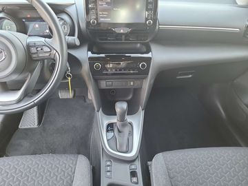 Car image 12