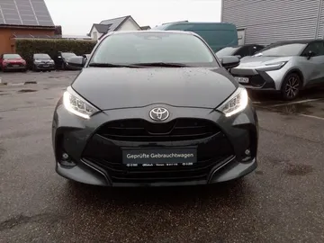 Car image 4