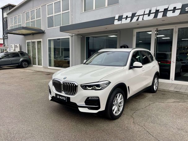 BMW X5 xDrive25d xLine 170 kW image number 1