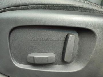 Car image 37