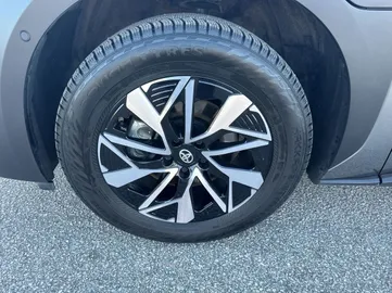 Car image 23