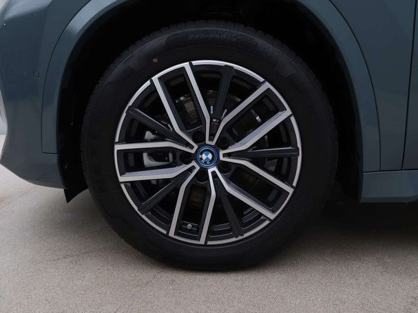 BMW iX1 xDrive30 230 kW image number 19