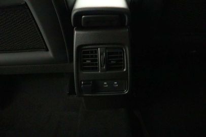 Car image 37