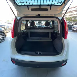 Car image 8