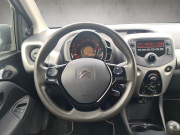 Car image 12