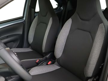 Car image 37