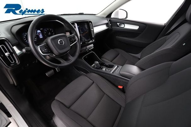 Volvo XC40 T2 Momentum 95 kW image number 5