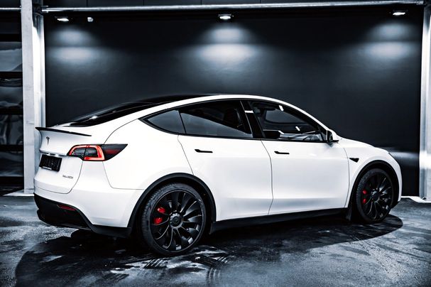 Tesla Model Y Performance AWD 393 kW image number 25