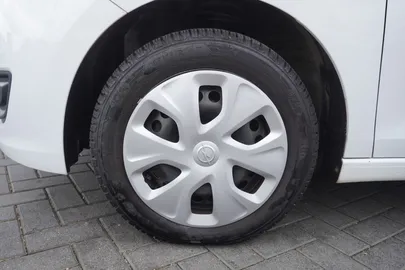 Car image 26