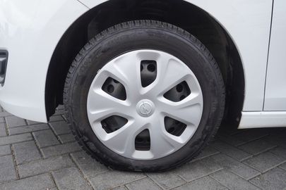 Car image 26