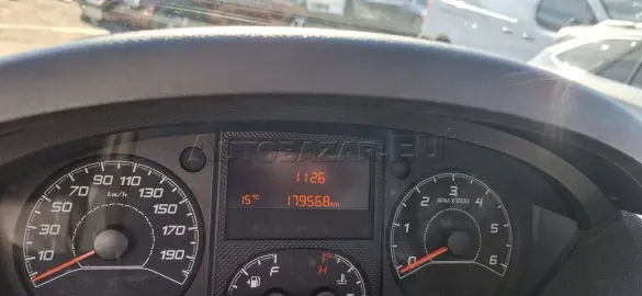 Car image 27