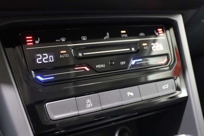 Car image 37