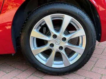 Car image 20