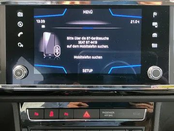 Car image 30