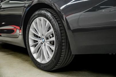 Car image 36