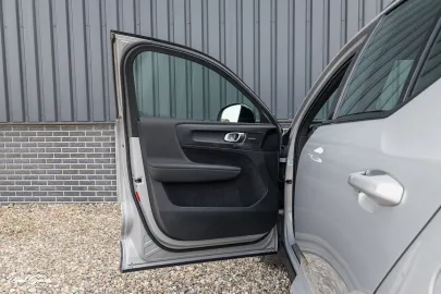 Car image 50